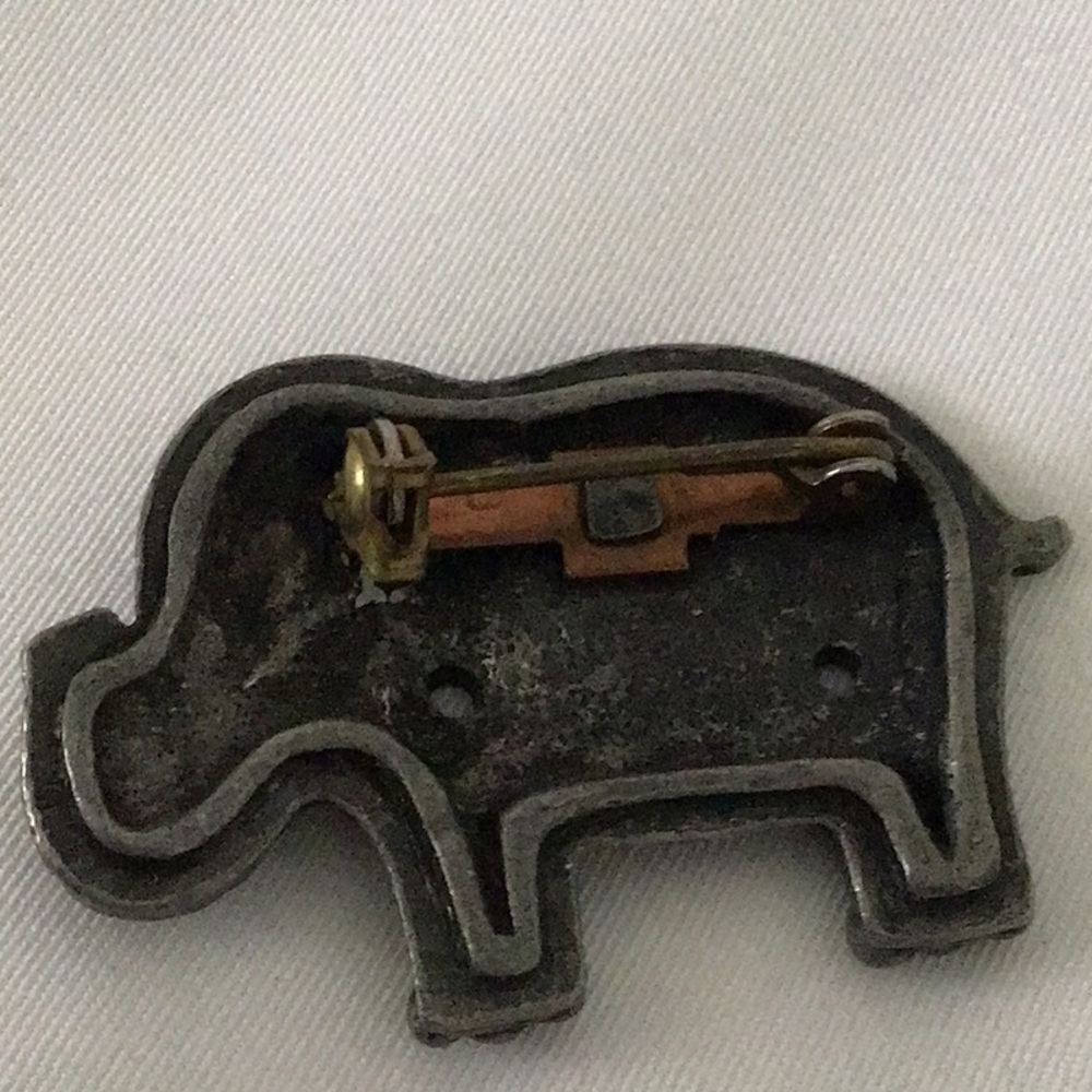 Vintage elephant brooch - Picture 2 of 2